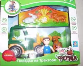 Ферма с трактором и животными