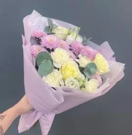 Букет Хризантемы с розой и диантусом